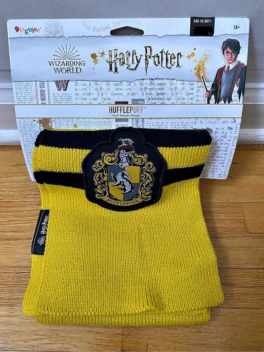 The Wizarding World of Harry Potter Harry Potter Hufflepuff Knit Scarf